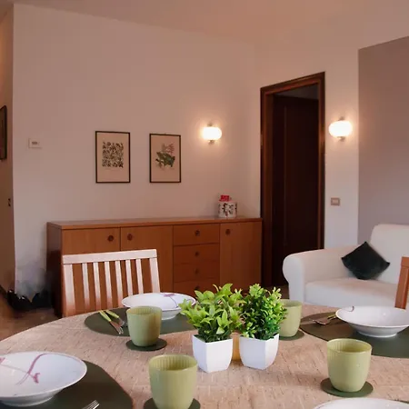 Marnhouse View Stresa